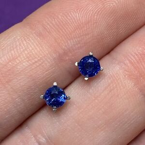 💛 Classic 14k White Gold Sapphire Stud Earrings